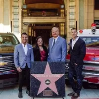 První auto s hvězdou na chodníku slávy je Chevrolet Suburban