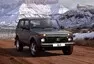 Lada Niva prodělala facelift. Zvenčí není poznat, zevnitř posunul vůz do osmdesátých let.