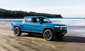 Elektrický pick-up od Rivianu sice nevypadá jako jehlan, v rukávu má ale zajímavý trik
