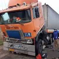 Íránskopolský vánoční příběh o rozinkách a kamioňácké soudržnosti