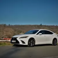 Lexus ES300h F-Sport: Konečně správné využití elektřiny