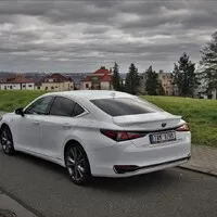 Lexus ES300h F-Sport: Konečně správné využití elektřiny