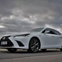 Lexus ES300h F-Sport: Konečně správné využití elektřiny