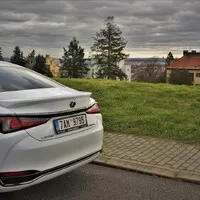 Lexus ES300h F-Sport: Konečně správné využití elektřiny