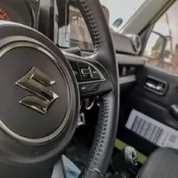 Suzuki Jimny: Do lesa, do města, do Podolí, do lékárny...