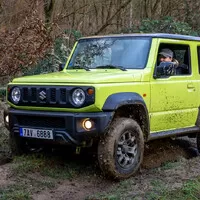 Suzuki Jimny: Do lesa, do města, do Podolí, do lékárny...
