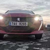 Peugeot 208 GT-Line: Stylový přepravník pro neřidiče