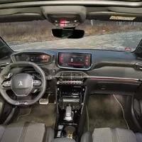 Peugeot 208 GT-Line: Stylový přepravník pro neřidiče