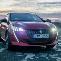 Peugeot 208 GT-Line: Stylový přepravník pro neřidiče