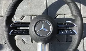 Mercedes chystá nový šestipaprskový volant