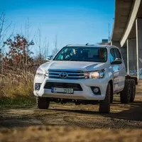 Čím víc kol, tím víc Hilux! Z Plzně přijíždí další terénní specialita