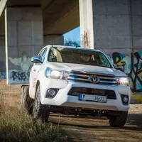 Čím víc kol, tím víc Hilux! Z Plzně přijíždí další terénní specialita