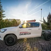 Čím víc kol, tím víc Hilux! Z Plzně přijíždí další terénní specialita