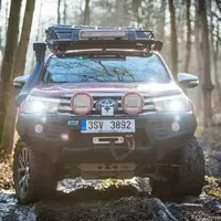 Čím víc kol, tím víc Hilux! Z Plzně přijíždí další terénní specialita