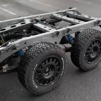 Čím víc kol, tím víc Hilux! Z Plzně přijíždí další terénní specialita