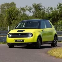 Dostane Honda E variantu Type-R? Vyloučeno to není.