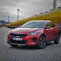 Kia XCeed 1.6 T-GDI: Jiné pojetí hatchbacku
