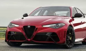 Alfa Romeo láká na Giulii GTA i zbrusu nový model