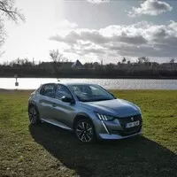 Peugeot 208 GT Line 1.5 BlueHDi: Malý diesel, malé auto, velké překvapení