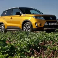 Suzuki Vitara 1.4 BoosterJet Hybrid: Stylově univerzální vůz