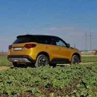 Suzuki Vitara 1.4 BoosterJet Hybrid: Stylově univerzální vůz
