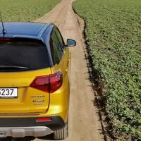 Suzuki Vitara 1.4 BoosterJet Hybrid: Stylově univerzální vůz