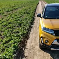 Suzuki Vitara 1.4 BoosterJet Hybrid: Stylově univerzální vůz