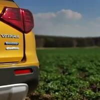 Suzuki Vitara 1.4 BoosterJet Hybrid: Stylově univerzální vůz