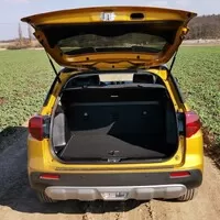 Suzuki Vitara 1.4 BoosterJet Hybrid: Stylově univerzální vůz