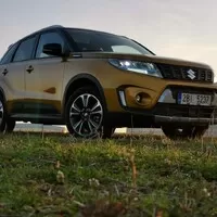Suzuki Vitara 1.4 BoosterJet Hybrid: Stylově univerzální vůz