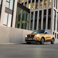 Suzuki Vitara 1.4 BoosterJet Hybrid: Stylově univerzální vůz