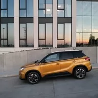 Suzuki Vitara 1.4 BoosterJet Hybrid: Stylově univerzální vůz