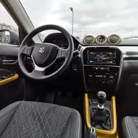 Suzuki Vitara 1.4 BoosterJet Hybrid: Stylově univerzální vůz