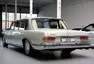 Koupí Mercedesu 600 Pullman ušetříte bezmála milion eur. Teoreticky.