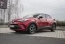 Toyota C-HR 2.0 Hybrid: Konec přetvářky, tohle už je skoro batmobil
