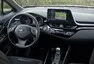 Toyota C-HR 2.0 Hybrid: Konec přetvářky, tohle už je skoro batmobil