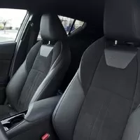 Toyota C-HR 2.0 Hybrid: Konec přetvářky, tohle už je skoro batmobil