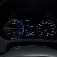 Mitsubishi Outlander PHEV: Jackie Chan do zásuvky