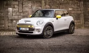 Mini Cooper SE L: Co je vlastně dobrý elektromobil?