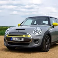Mini Cooper SE S: Do Prčic s elektromobilitou.