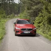 Volvo V60 T6 AWD Recharge: Elektřina ve službách prostých řidičských radostí