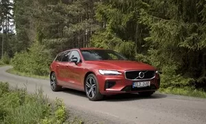 Recenze & testy: Volvo V60 T6 AWD Recharge: Elektřina ve službách prostých řidičských radostí