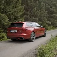 Volvo V60 T6 AWD Recharge: Elektřina ve službách prostých řidičských radostí