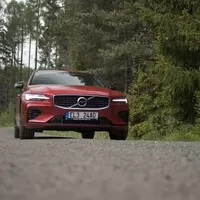 Volvo V60 T6 AWD Recharge: Elektřina ve službách prostých řidičských radostí