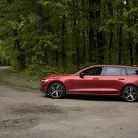 Volvo V60 T6 AWD Recharge: Elektřina ve službách prostých řidičských radostí