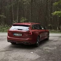Volvo V60 T6 AWD Recharge: Elektřina ve službách prostých řidičských radostí