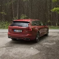 Volvo V60 T6 AWD Recharge: Elektřina ve službách prostých řidičských radostí