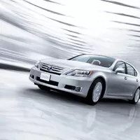 Ptejte se: Lexus LS, nebo Lexus LS?
