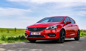Recenze & testy: Opel Astra 1.2 Turbo: Dospělý automobil