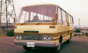 Mazda Parkway RE13: Autobus pro petrolheady